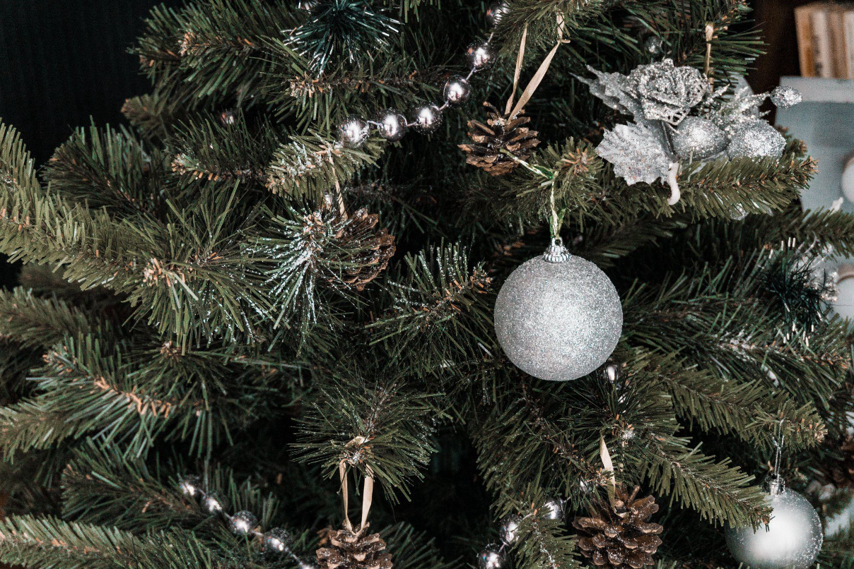 Celebrate Christmas with Wreaths and the Twelfth Night